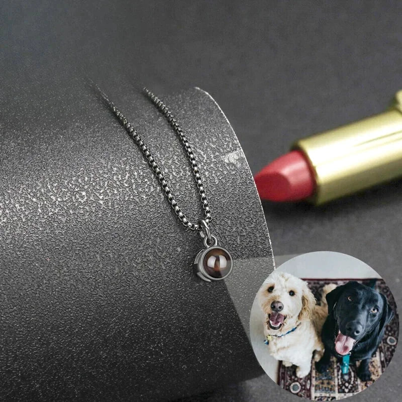 Collier Photo Projection