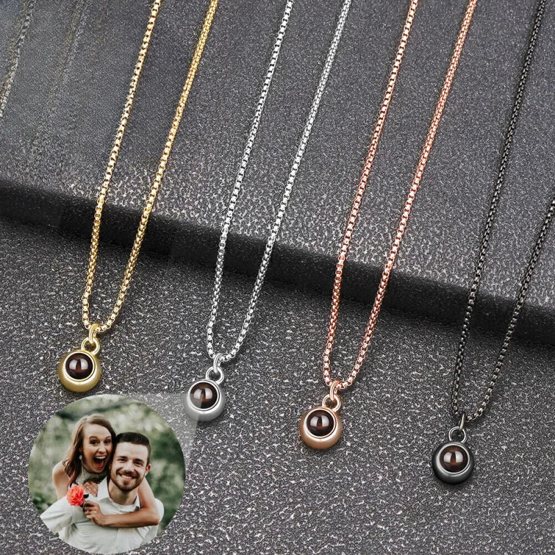 Collier Photo Projection