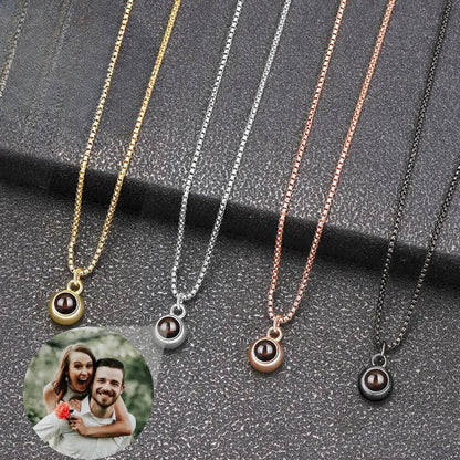 Collier Photo Projection